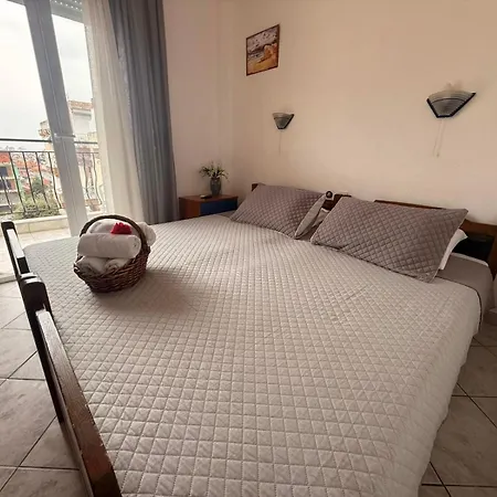 Appartement Stavros & By Bookvillaeu *
